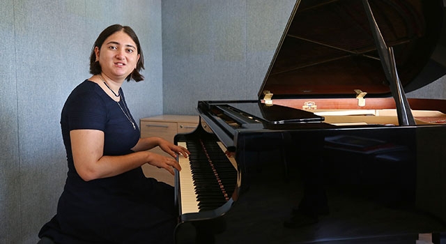 Doğuştan Piyanist Otizmli Doğa, Başarısıyla Müzik Bölümüne Kabul Edildi