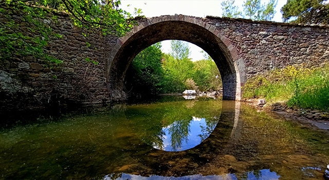 Saruhanlı’daki Tarihi Köprünün Çevresine Peyzaj Çalışmaları Uygulandı