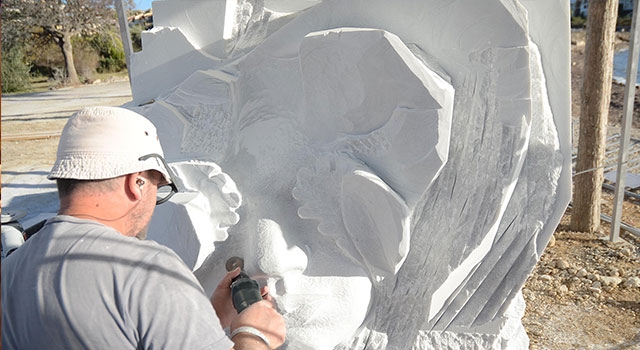 1. Uluslararası Kuşadası Neopolis Heykel Sempozyumu Eserlerini Çıkartıyor
