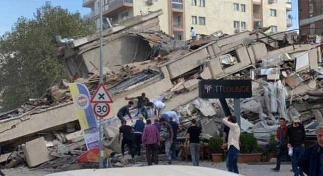 İzmir'deki depremde hayatını kaybedenler son yolculuklarına uğurlanıyor