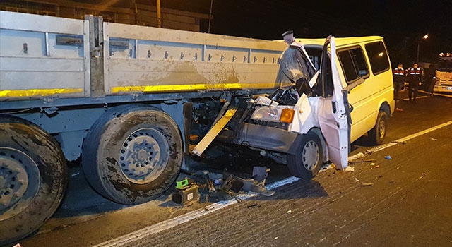 Nazilli’de kamyonet tırın altına girdi Mahmut Yıldız öldü