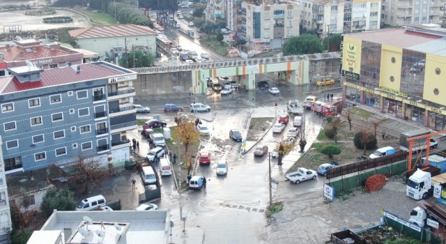 İzmir'de sel felaketi gün ağarınca boyutu ortaya çıktı