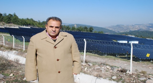 İzmirli iş adamı Yaşar Bacara çobanlık yaptığı araziye güneş paneli kurdu
