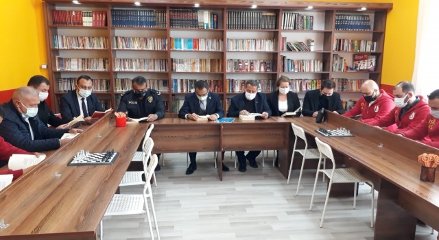 Alaşehirli şehit polis Onur Ramazan Bayram anısına kütüphane açıldı