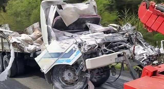 İzmir’de kamyon kazasında Bülent Öz hayatını kaybetti