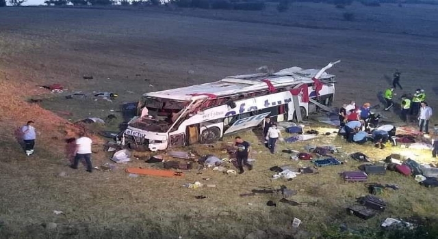 Balıkesir'de yolcu otobüsü şarampole devrildi 14 ölü