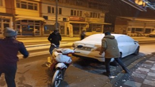 Afyonkarahisar Şuhut'ta kar yağışı vatandaşları sevindirdi