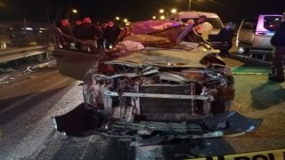 Bornova'da otomobil tıra arkadan çarptı: Melek Aslan ölü, 1 yaralı