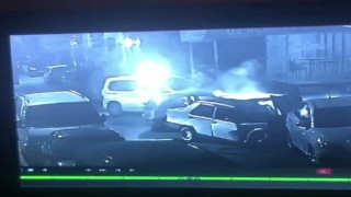 Buca'da polisten kaçan otomobil araca çarparak 3 kişiyi yaraladı