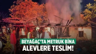 Denizli'de yangında metruk ev tamamen yandı