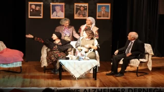 Türkiye Alzheimer Derneği Denizli Şubesi tiyatro oyununu Nazilli’de sahnelendi