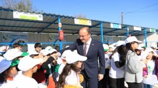 Başkan Örki çocuklara geri dönüşümü anlattı