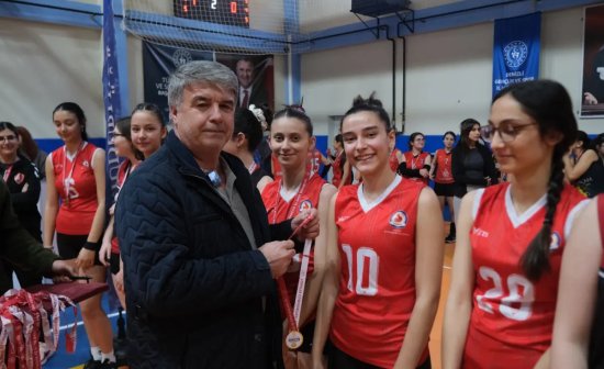 Çardak’ta 60 sporcu Kadınlar Günü için sahadaydı