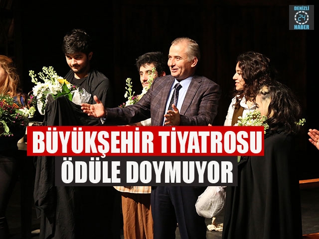 Büyükşehir Tiyatrosu ödüle doymuyor
