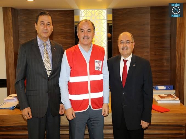 Başkan Hüseyin Gürlesin Kızılay Gönüllüsü Oldu