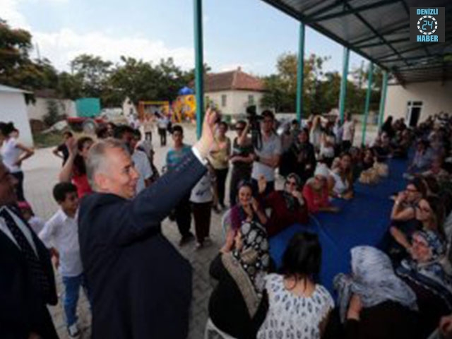 Denizli Protokolü Kurban Bayramında vatandaşlarla bayramlaştı