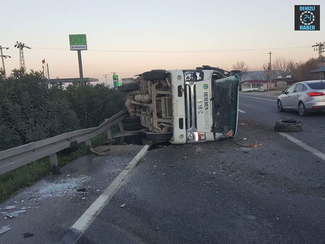 Menemen Belediyesi ait çöp kamyonu devrildi 3 yaralı