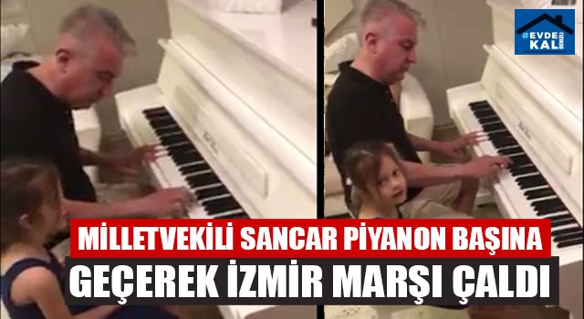 Milletvekili Teoman Sancar Piyanonun Başına Geçerek İzmir Marşı Çaldı