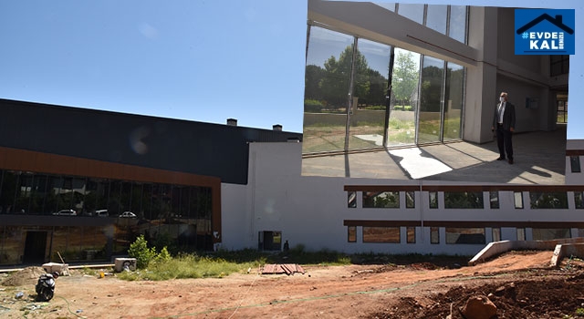 Müdür Oğuz’dan Güngör Aslan tarafından yaptırılan Anadolu Lisesine ziyaret