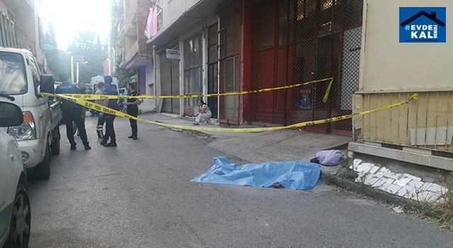 İzmir Bayraklı’da Himmet Akgün kaldırımda ölü bulundu