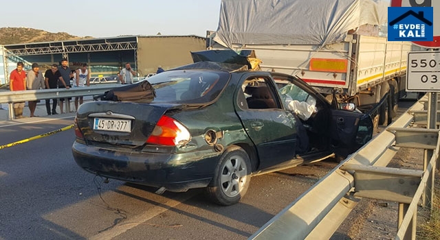 Aydın Muğla yolunda otomobil tıra çarptı Vedat Kaya öldü