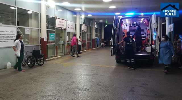 İzmir Karabağlar’da bıçaklı kavga iki ağır yaralı