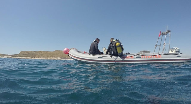 Foça’da teknenin batması sonucu denizde kaybolan Sarp Göksoy aranıyor