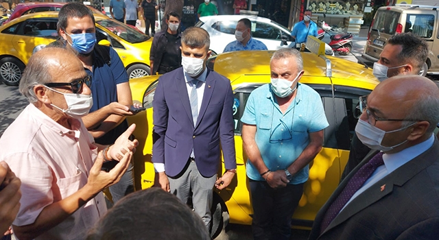 İzmir Valisi Yavuz Selim Köşger maske takmayanları uyardı