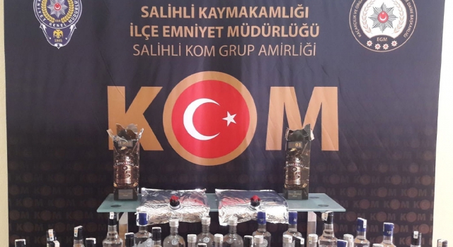 Manisa' da bir iş yerinde kaçak içki operasyonu