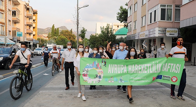 Menteşe Başkanı Gümüş belediyeye bisikletle geldi