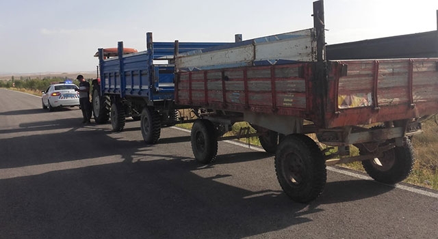 Sandıklı’da karantinada olması gereken adam traktörle gezerken yakalandı