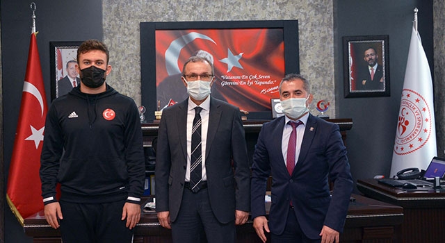 Şampiyon Güreşçiden İbanoğlu’nu Ziyaret