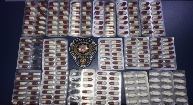 Kısıtlamayı ihlal eden şüpheliden 210 adet uyuşturucu hap çıktı