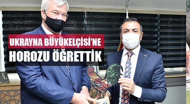 DTO Başkanı Erdoğan, Büyükelçi’ye Denizli Horozu Hediye Etti