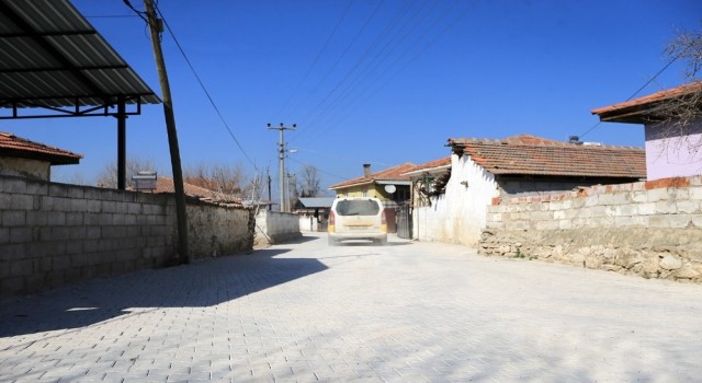 Pamukkale’de mahalleler birer birer çamurdan kurtuluyor