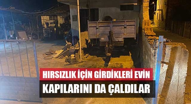 Hırsızlık için girdiği evlerin kapılarını da çaldılar
