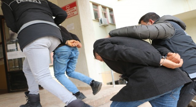 FETÖ’nün askeri ve emniyet mahrem yapılanmasına operasyon: 4 gözaltı