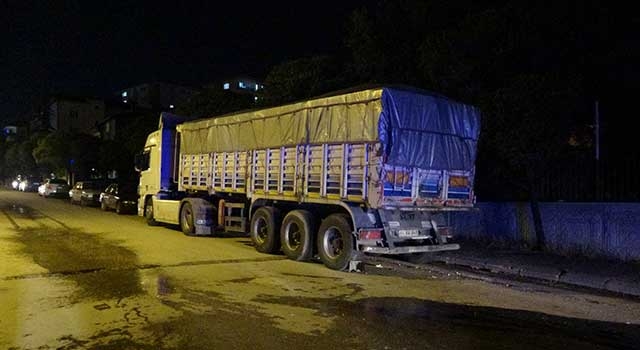 Uşak'ta motosiklet tıra çarptı Murat Akkaya öldü