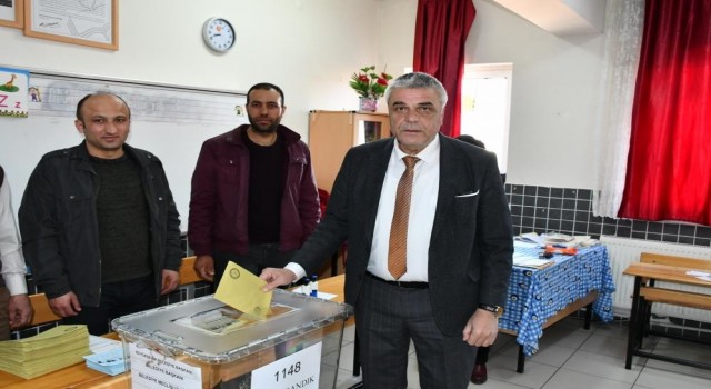 Akhisarspor’un eski başkanı Hüseyin Eryüksel, kalp krizi sonucu öldü