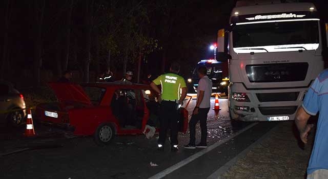 Çine'de otomobil ile tır çarpıştı Salih Aydın ve Rabia Aydın öldü