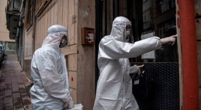 Sağlık Bakanlığı'ndan yeni karantina kararı: Negatif ve aşılı temaslıya izolasyon yok