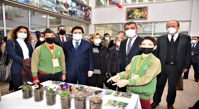 Özel Eğitim Uygulama Okulu’nda TÜBİTAK Bilim Fuarı açıldı