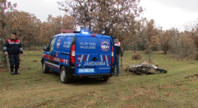 Tarla yolundaki yaşlı adam kalbine yenildi