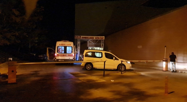 Tire'de adam eşi Dilek Karcı'yı av tüfeği ile ağır yaraladı