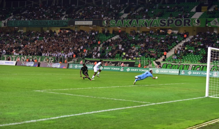 Denizlispor, deplasmanda Sakaryaspor'a 2-1 yenildi