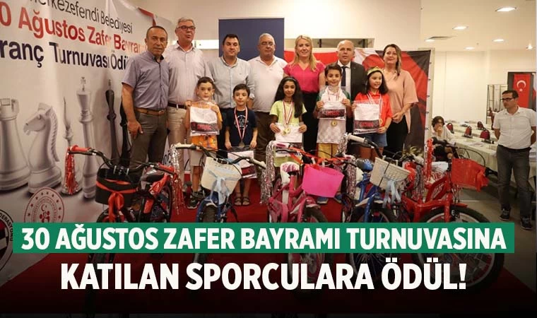 Zafer Bayramı turnuvalarına katılan sporcular ödüllendirildi