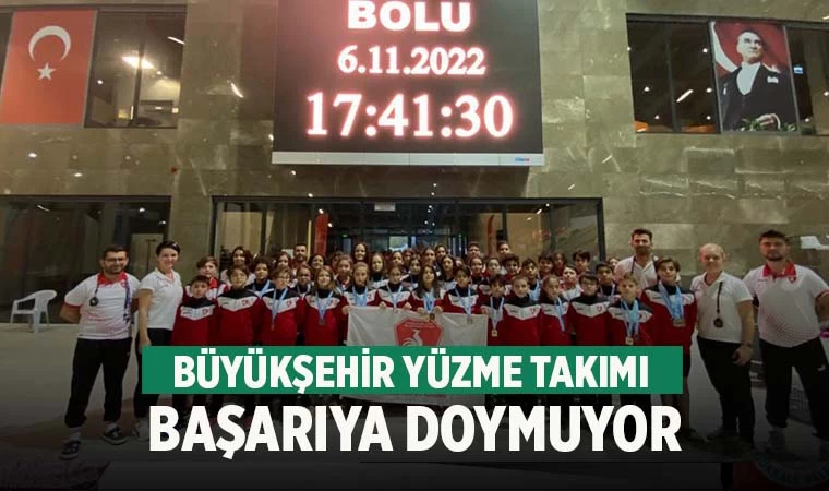 Denizli Büyükşehir yüzme takımı başarıya doymuyor