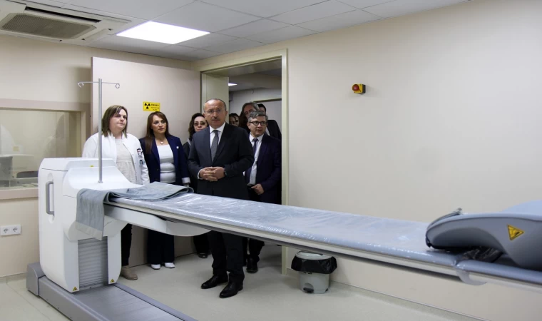 Vali Atik, danışanlar tarafından hazırlanan sergiyi gezdi