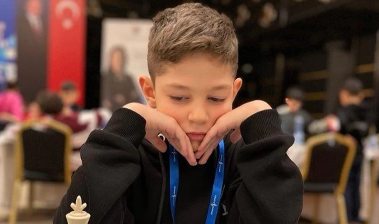 8 yaşındaki satranç sporcusu Emin Rüzgar Gürpınar'dan büyük başarı