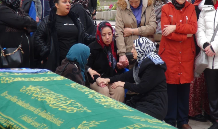 Saruhanlı'da Eski erkek arkadaşı tarafından öldürülen genç kız toprağa verildi